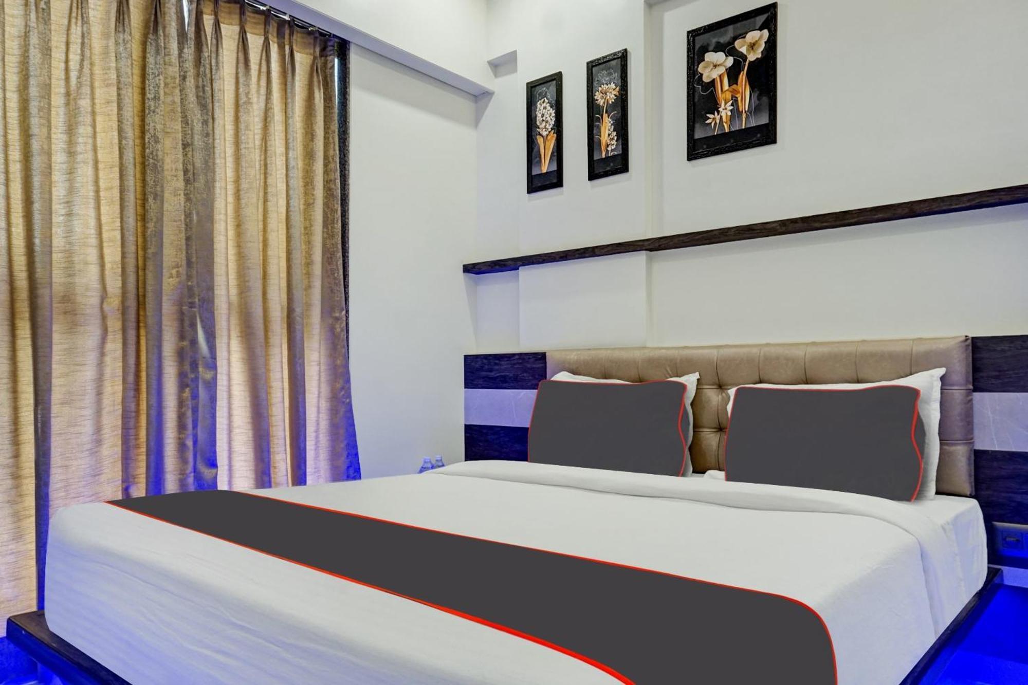 Super Townhouse Poona Royal Hotel Pimpri-Chinchwad Buitenkant foto