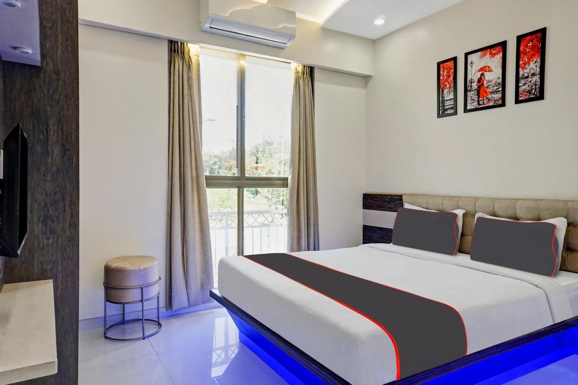 Super Townhouse Poona Royal Hotel Pimpri-Chinchwad Buitenkant foto