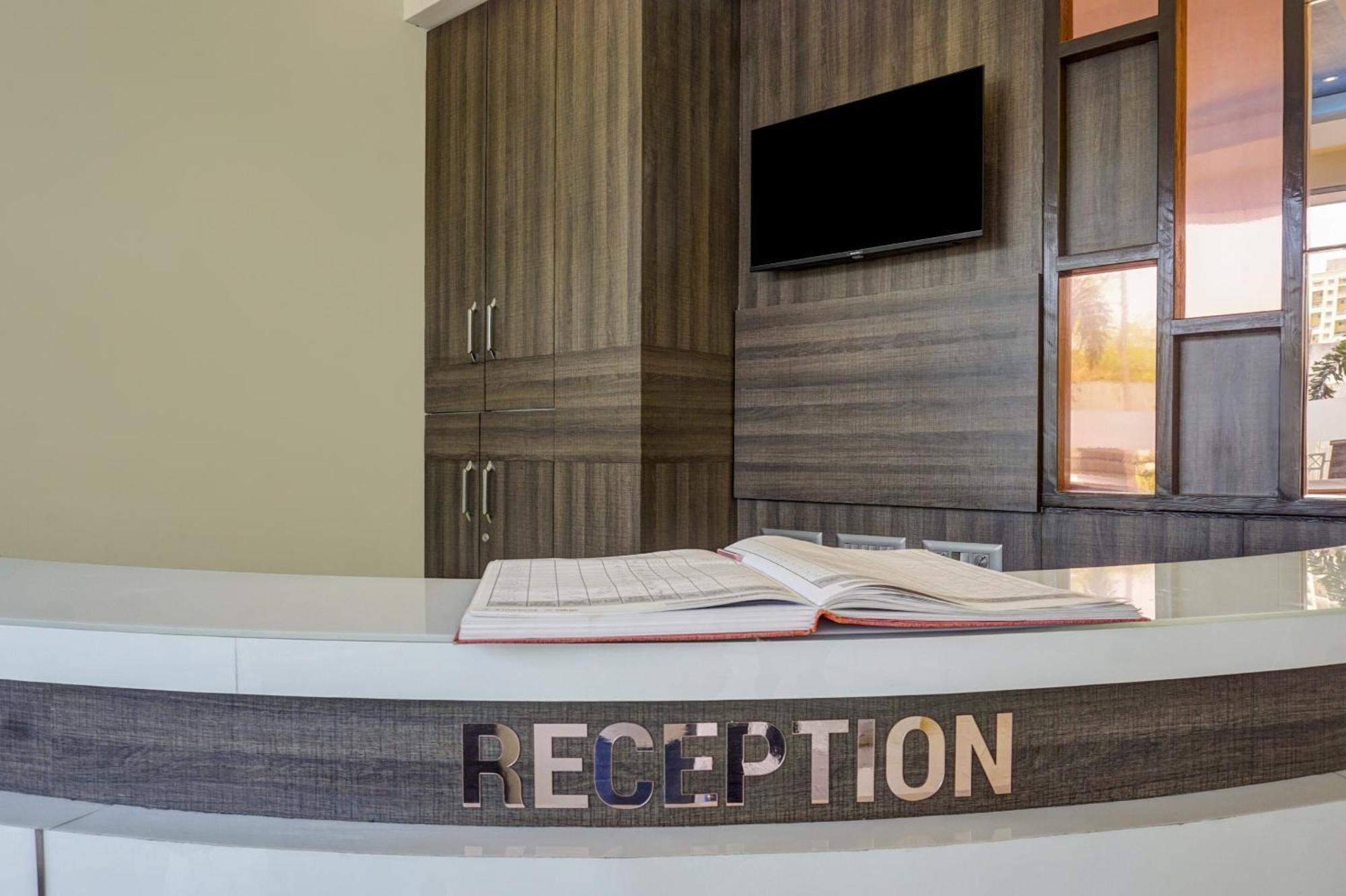 Super Townhouse Poona Royal Hotel Pimpri-Chinchwad Buitenkant foto
