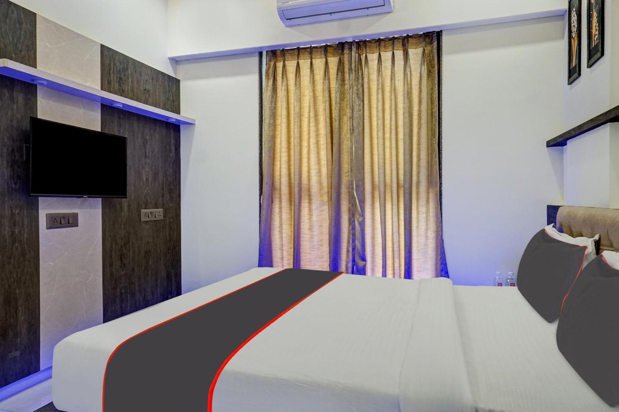Super Townhouse Poona Royal Hotel Pimpri-Chinchwad Buitenkant foto
